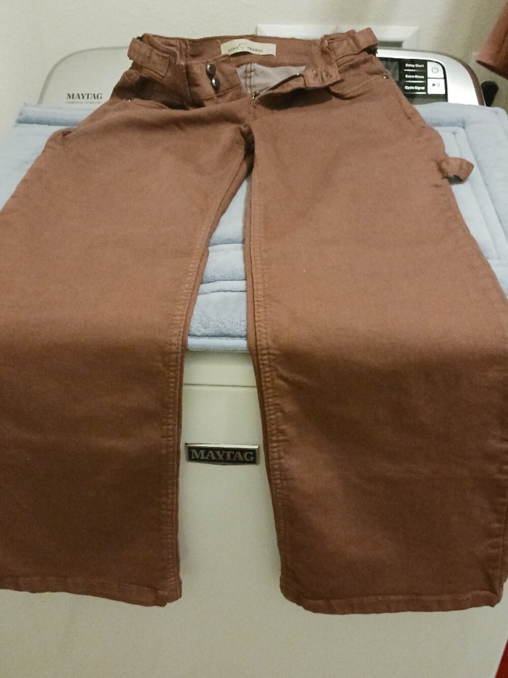 Love Trends Ladies jeans new without tags 24x34 G1
